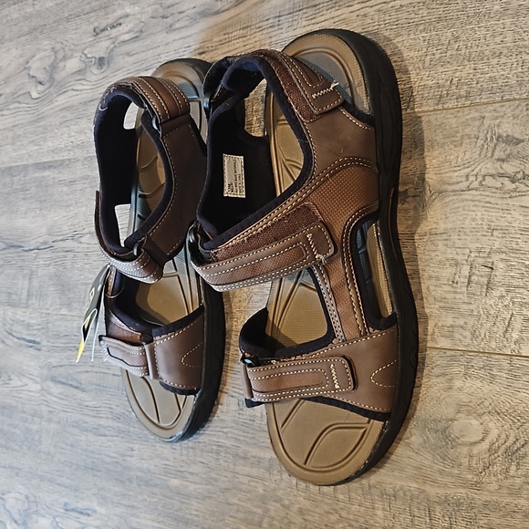 Khombu Other - Khombu Men's size 13 Velcro Sandles New With Tags